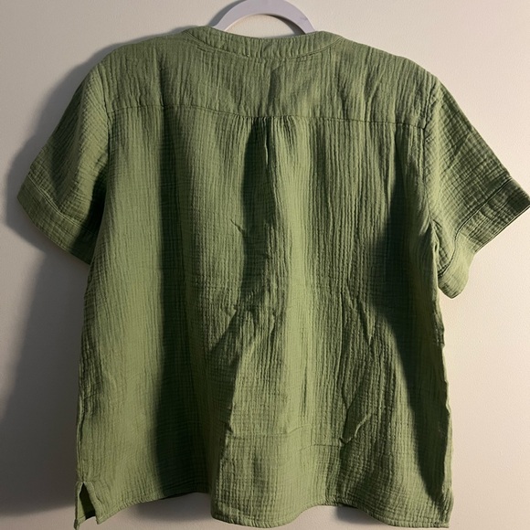 JCrew green linen tee - Picture 2 of 3